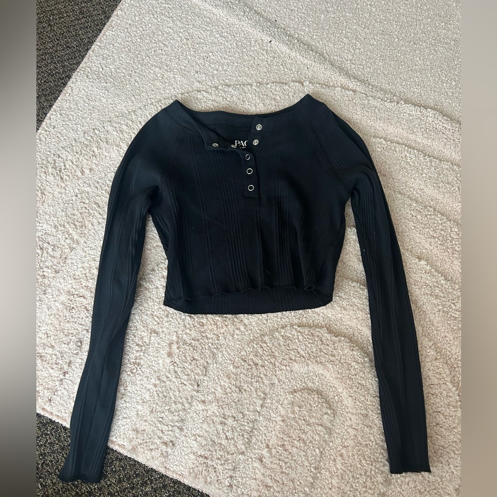 Pacsun black cropped long sleeve, size xs